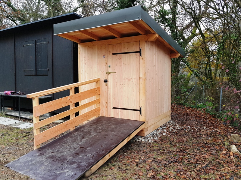 Toilettes Nature s’exporte en Suisse et construit pour un club de tir à l’arc à Genève