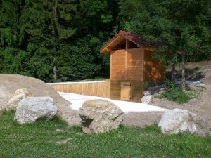 La toilette d'Argonay avec les rocher en avant