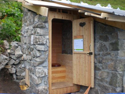 Aménagement toilettes sèches du refuge de l'abresserie