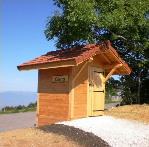 Toilettes Nature à la Croisette sur le Salève