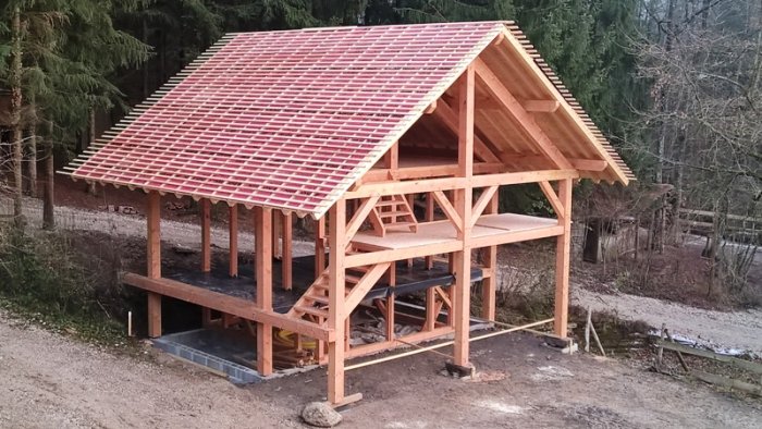 Construction d'une toilette sèche à 5 places